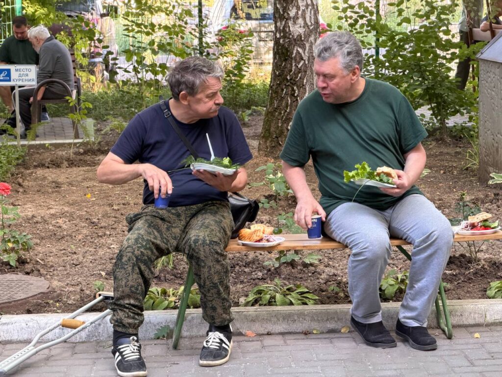 Барбекю для подопечных